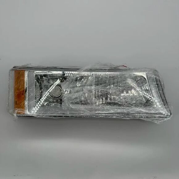 2003-2006 Chevrolet Silverado Headlight Assembly RH Right Passenger Chrome Amber - Picture 1 of 12